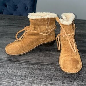 UGG Gaviota Suede Fringe Tie Boots Size 8